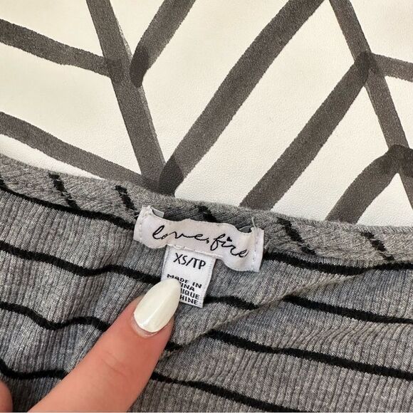 Love, Fire Size XS Sleeveless Gray and Black Striped Simple Mini Dress - Picture 4 of 4